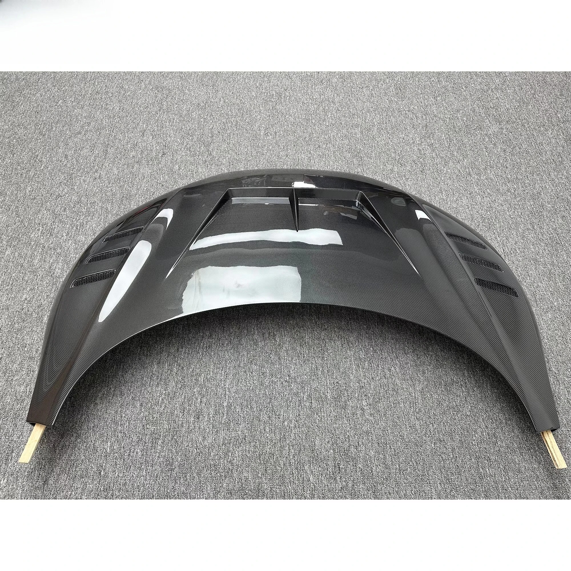 1016 Style Wet Carbon Fiber Front Hood for R8 2023 Carbon Engine Cover Bonnet Body Kits Car Parts